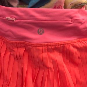 Lululemon pleated peach tennis skirt size 2